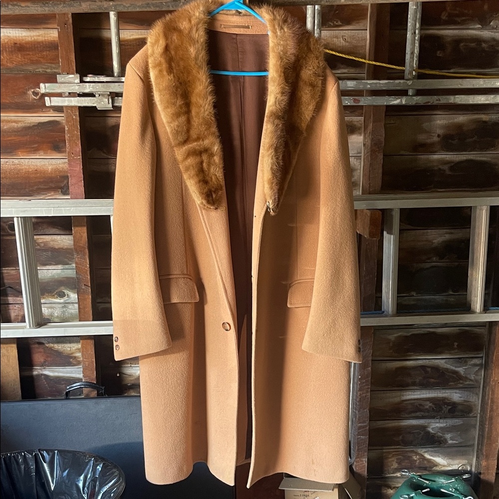 Elegant Tan Coat with Faux Fur Collar
